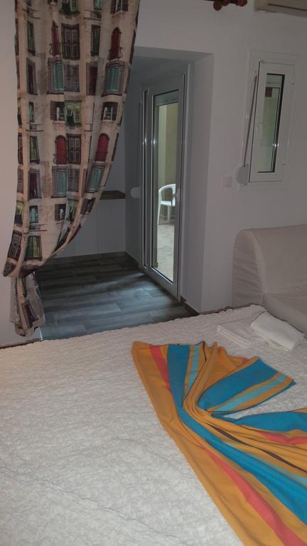 House Roula Hotell Neos Marmaras Exteriör bild