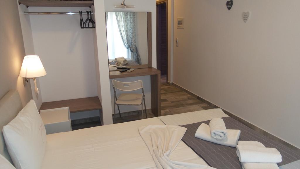 House Roula Hotell Neos Marmaras Exteriör bild